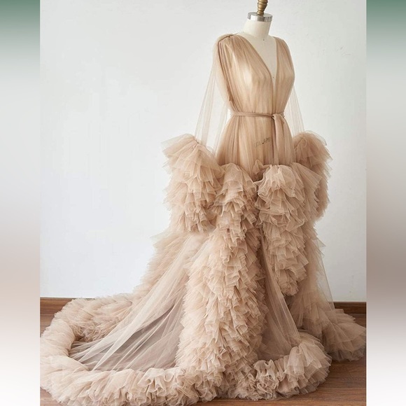 Sheer Dressing Gown Photography Gown - Picture 4 of 9